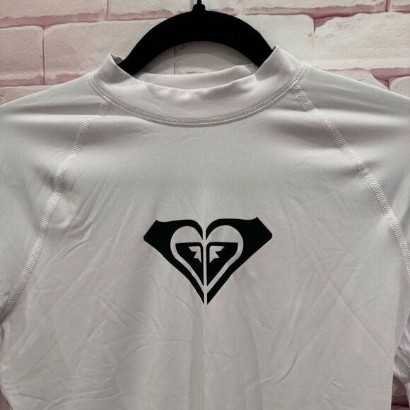 Roxy  rash guard size medium - Picture 2 of 7